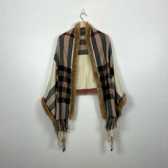 Poncho Wrap Womens O/S Faux Fur Oversized Fringe Trim soft Plaid Style Wrap Coat - Picture 1 of 7